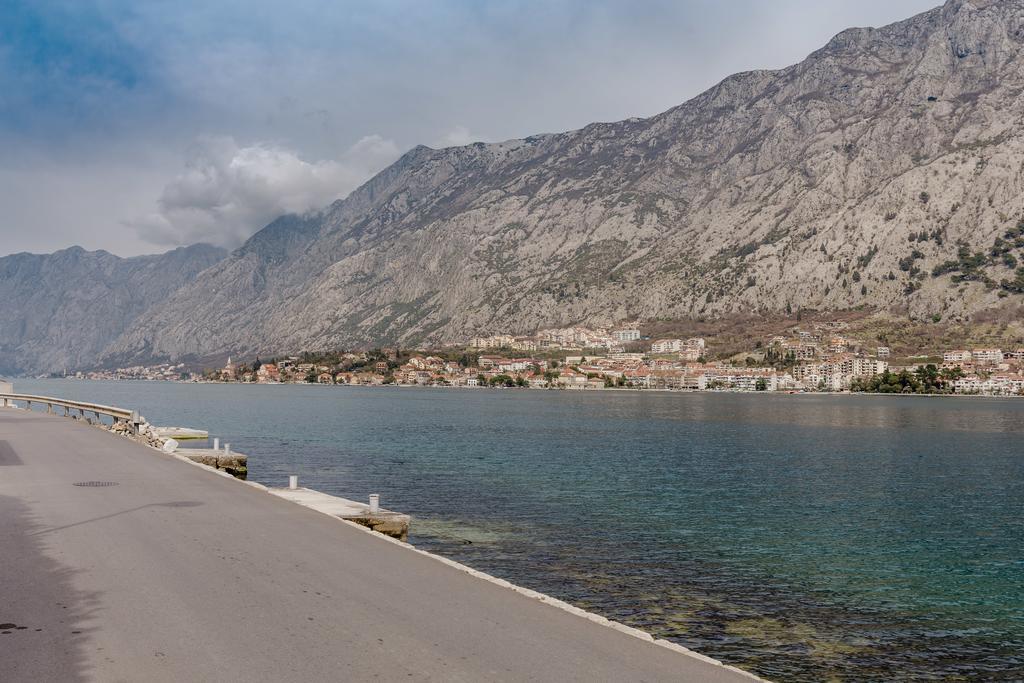 Sea Holiday Muo With Sea And City View Kotor Zewnętrze zdjęcie